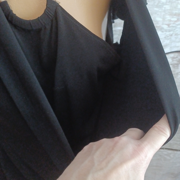 Way cool little black top - Picture 5 of 9